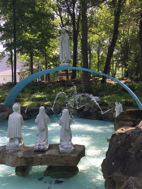 hotels near marian shrine
